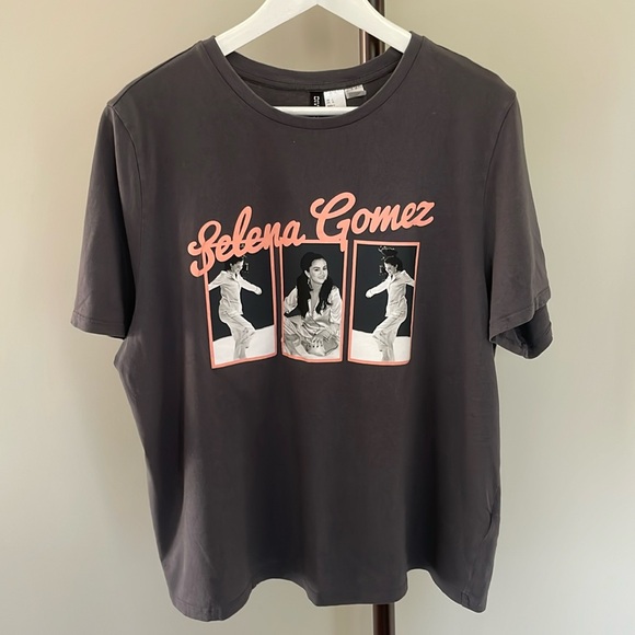 Selena Gomez H&M Merch Tee - Picture 2 of 6